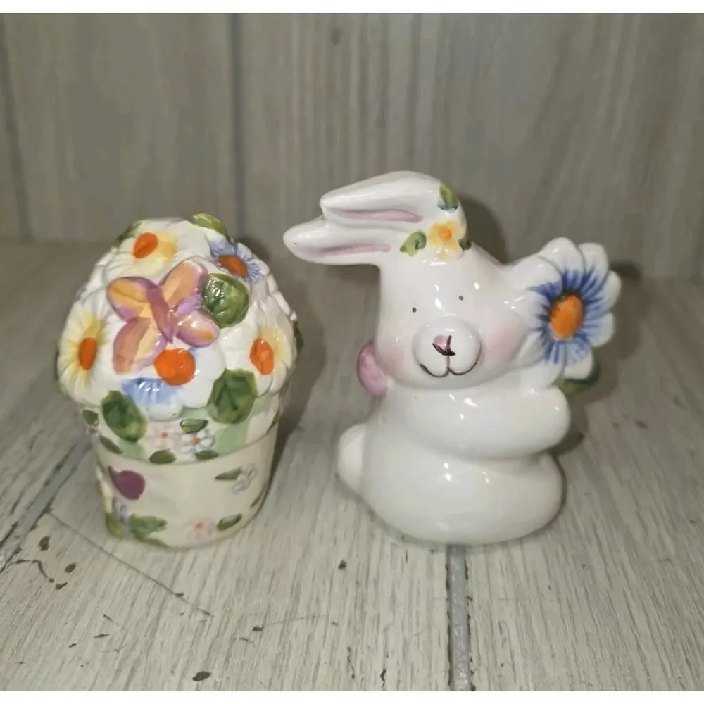 Vtg Easter Egg Plate Bunny Salt n Pepper Shakers Deviled Egg Plate Egg Display